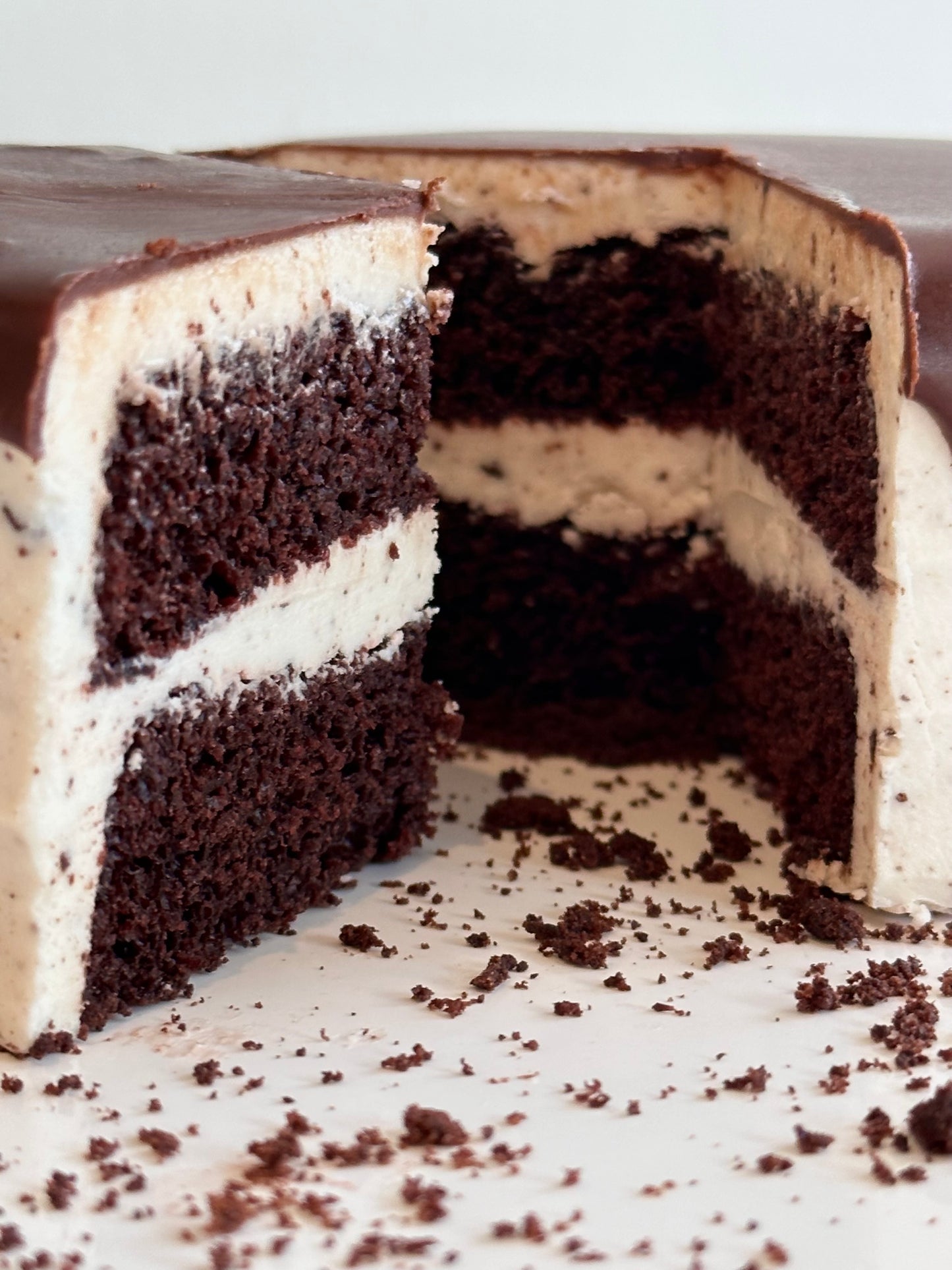 4" Cake & 2 Bottles of Wine