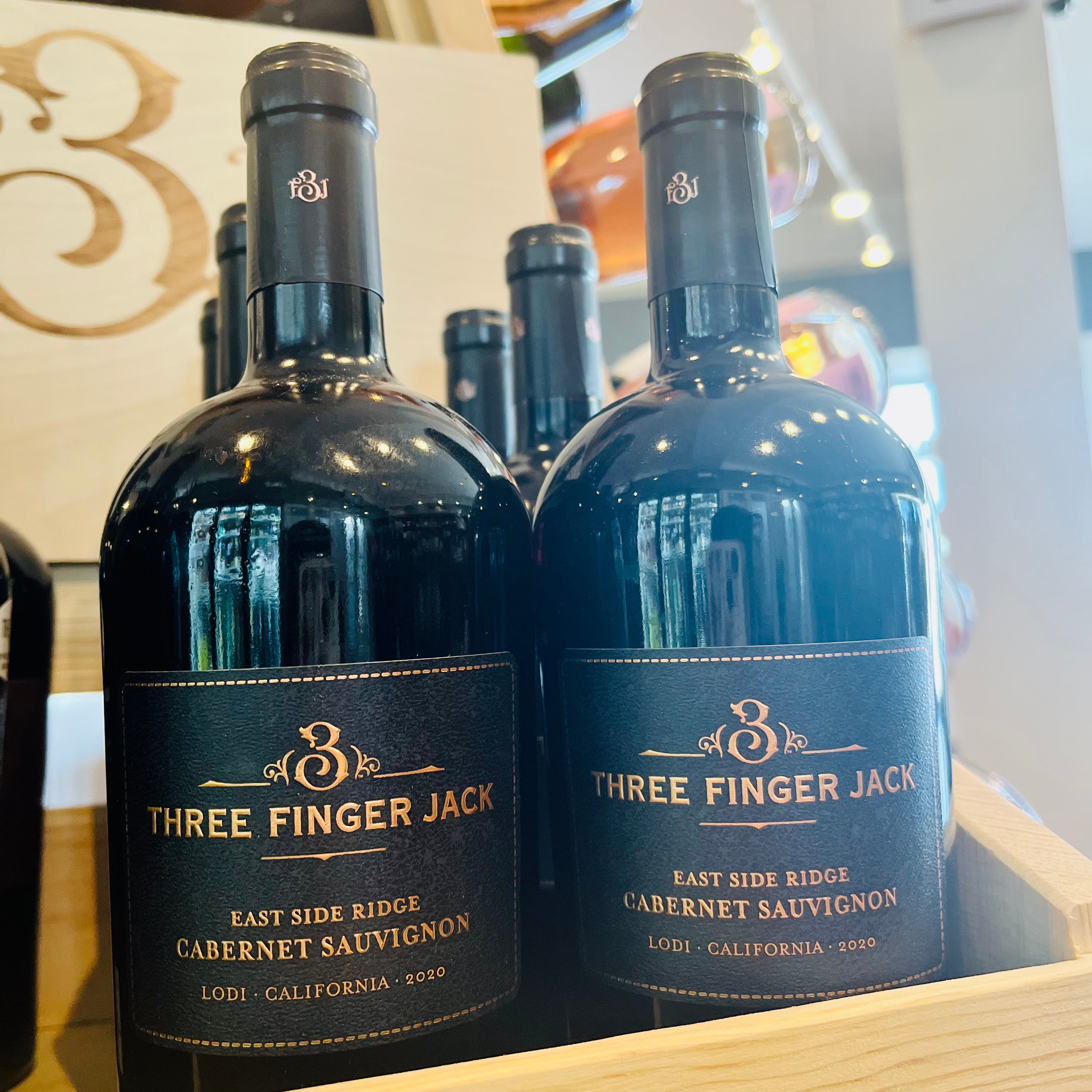 3 FINGER JACK CABERNET SAUVIGNON The Pourium   230508 Wine ThreeFingerJack Zin CabSauv.heic