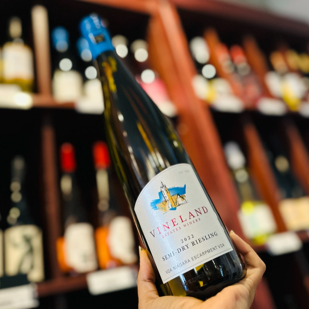 VINELAND ESTATES WINERY SEMI-SWEET RIESLING