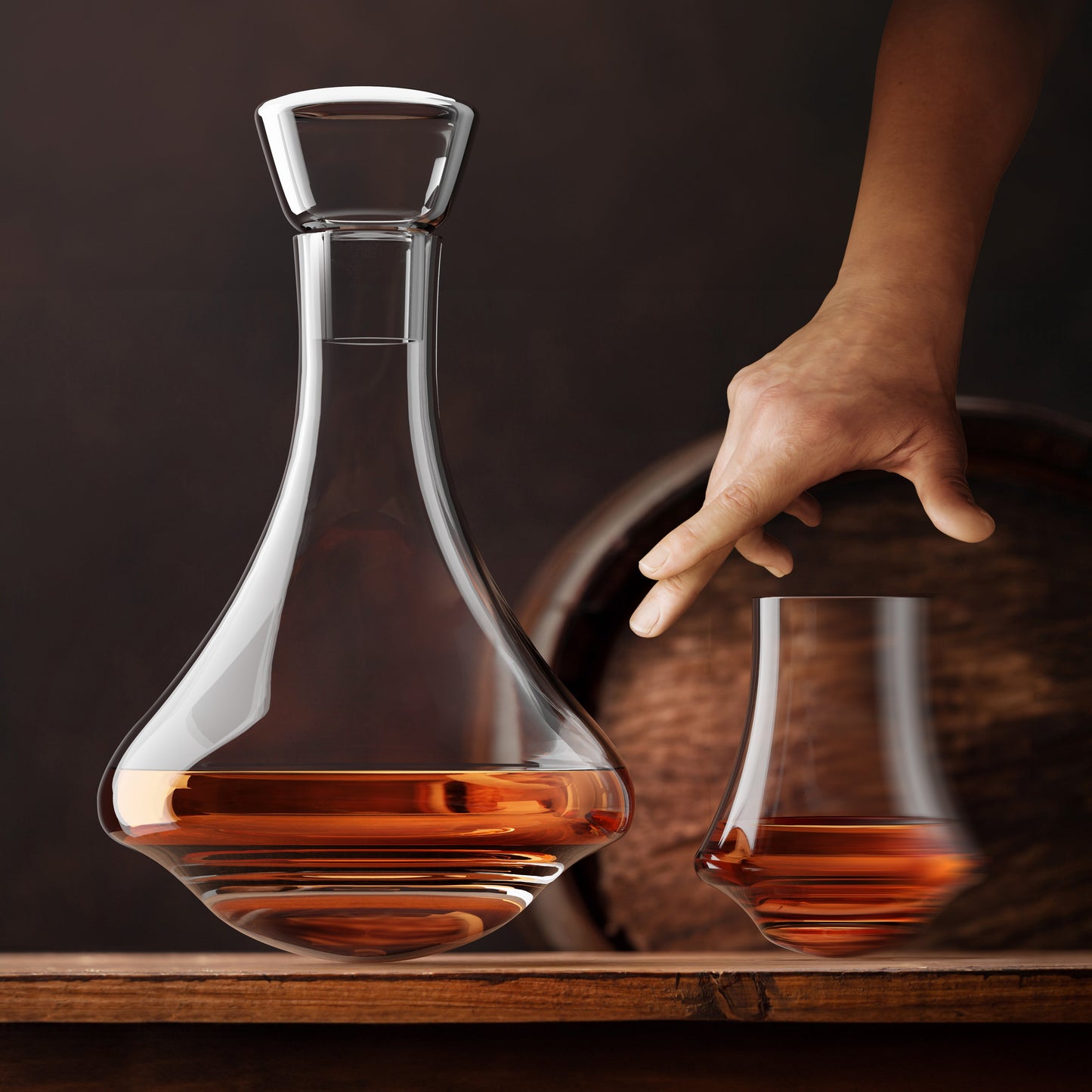 FINAL TOUCH REVOLVE DECANTER